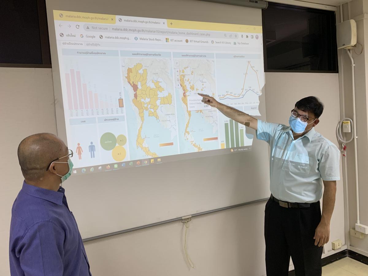 Dr. Prayuth Sudathip (left), Deputy Director, Division of Vector Borne Diseases (DVBD) at Thailand’s Ministry of Public Health discusses malaria prevention measures with Dr. Panupong Kowsurat, Medical Physician, DVBD. 