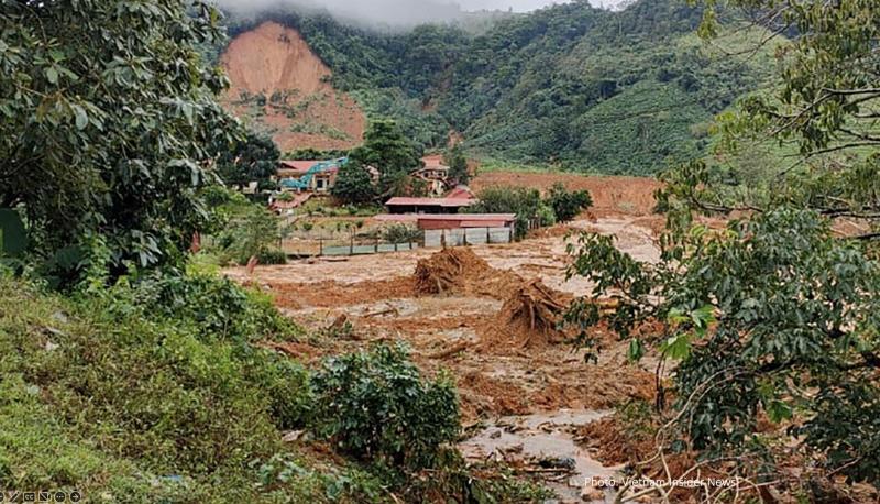 Landslide destroys property in Vietnam
